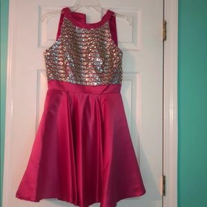 Women’s/girl’s formal dress